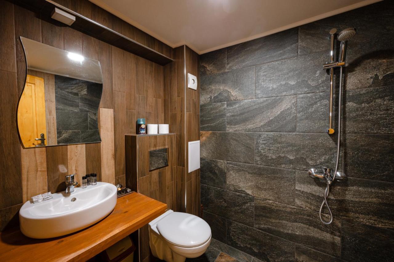 Хотел Феникс Tjepelare Exteriör bild